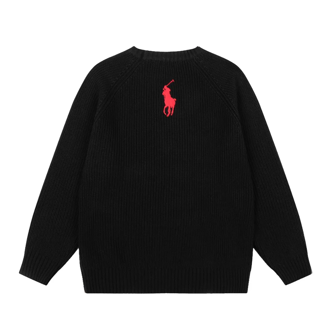 P220 Top quality" Style number: DS812# (not off the shelves all year round) [Ralph Lauren round neck piqué knitted sweater with war horse embroidery on the front and back] ✅Ralph Lauren classic basic versatile round neck pullover sweater for men and women ✅Main supply platform live broadcast Wholesale entity Replenish if out of stock Not removed from the shelves ✅ZP quality 1:1 version Scan the code to enter the GF website Counter quality ✅Detailed quality The only one in Guangzhou Imported quality cotton yarn Mainly high-end, cost-effective, good quality needless to say ✅The version is restored to the original order, the maximum size can be worn up to 200 pounds, loose, comfortable and stress-free ✅The upper body is simple and easy to match, ootd must-have style, good-looking clothes are never picky, a must-have item in the wardrobe is recommended. Size: S-XL Color: White, gray, khaki, navy blue, brown, burgundy, black with white label, black with red label